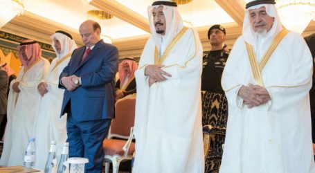الرئيس هادي يؤدي صلاة العيد في مكة المكرمة بمعية الملك سلمان