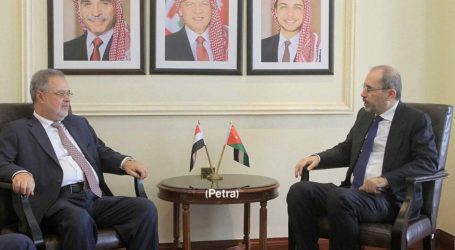 وزير الخارجية يبحث مع نظيره الأردني العلاقات الثنائية بين البلدين