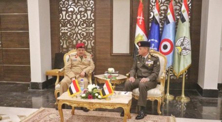 وزير الدفاع يلتقي نظيره المصري ويشيد بدعم مصر للجرحى اليمنيين
