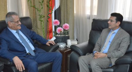 السفير مارم يبحث مع الوزير لملس تطوير أداء المدارس اليمنية في مصر