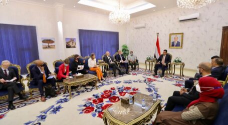 رئيس الوزراء يستقبل في العاصمة المؤقتة عدن رئيس بعثة الاتحاد الأوروبي وسفراء عدد من دول الاتحاد