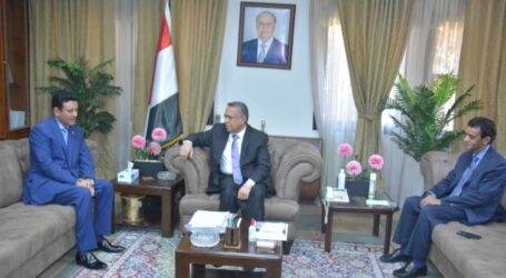 رئيس مجلس الشورى يزور سفارة بلادنا في القاهرة