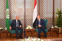 الرئيس رشاد العليمي يدعو الى دور عربي فاعل لمناصرة الشعب اليمني ومواجهة التحديات