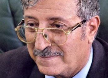 السفارة اليمنية تفتح سجل التعازي في وفاة الدكتور عبدالعزيز المقالح