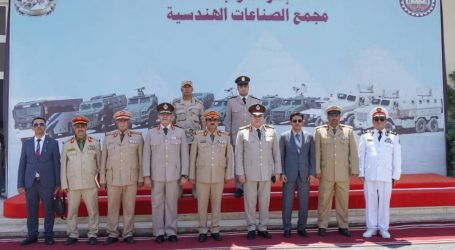 وزير الدفاع يزور كلية الاركان ومجمع الصناعات في القاهرة